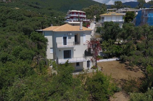 Charming villa on large land plot near Parga