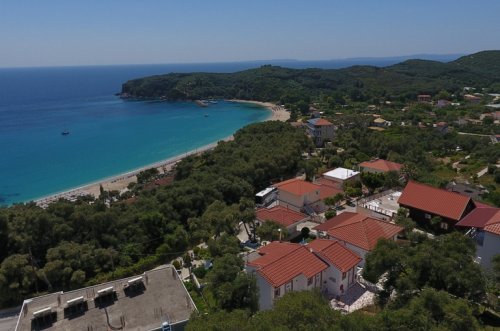 Charming villa on large land plot near Parga